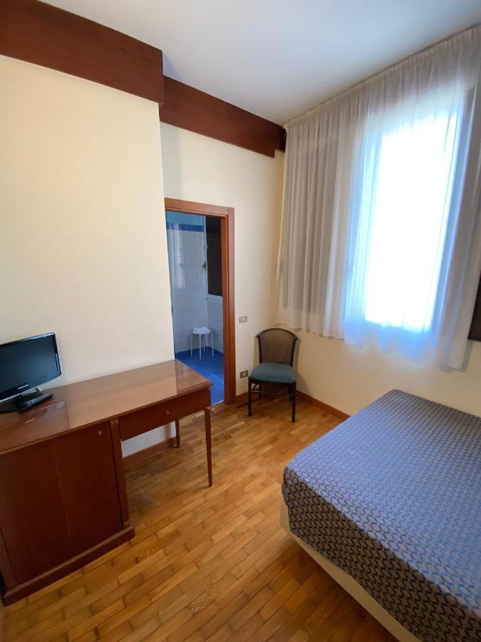 Hotel Bellevue Ρίμινι Εξωτερικό φωτογραφία