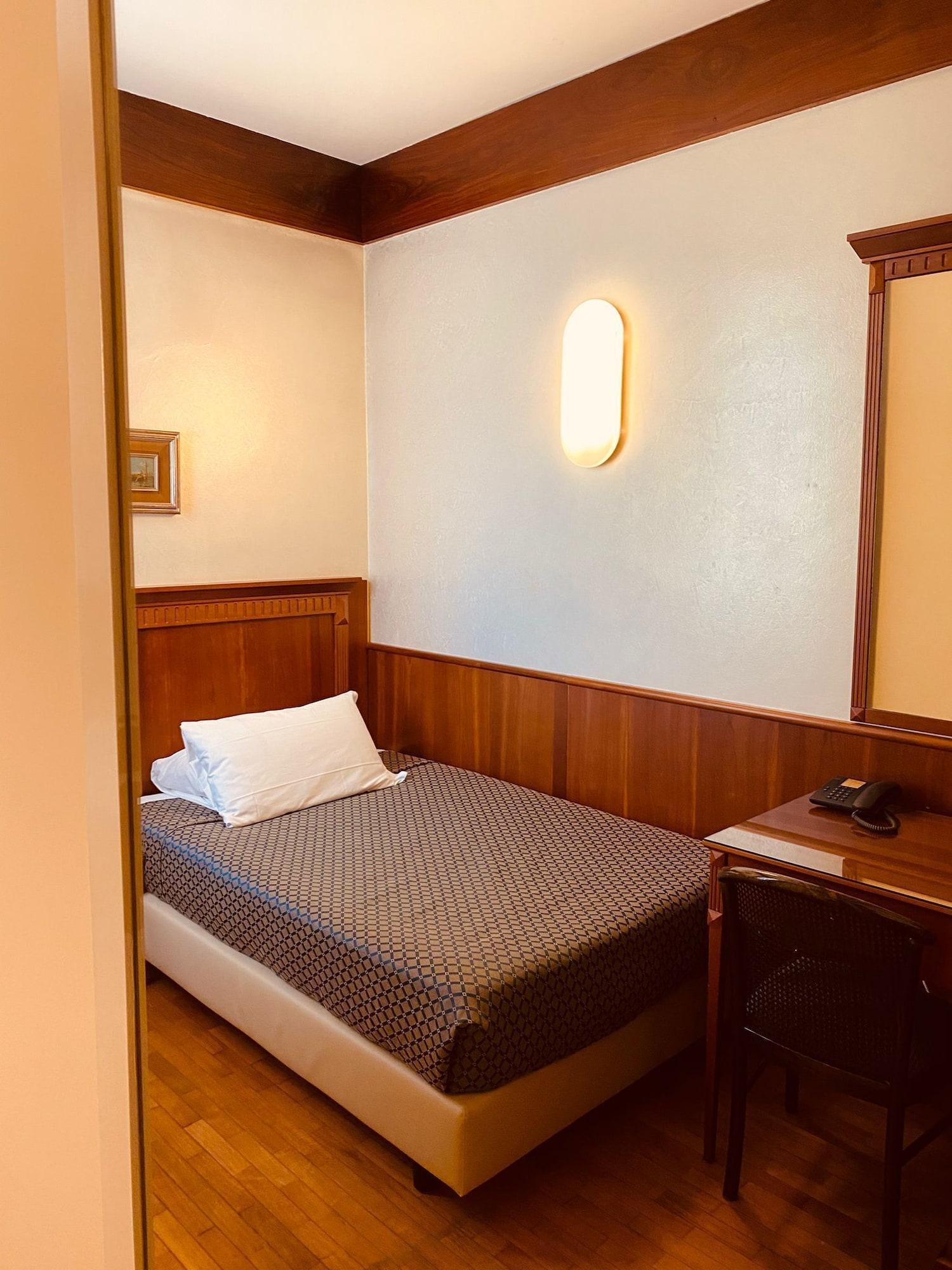 Hotel Bellevue Ρίμινι Εξωτερικό φωτογραφία