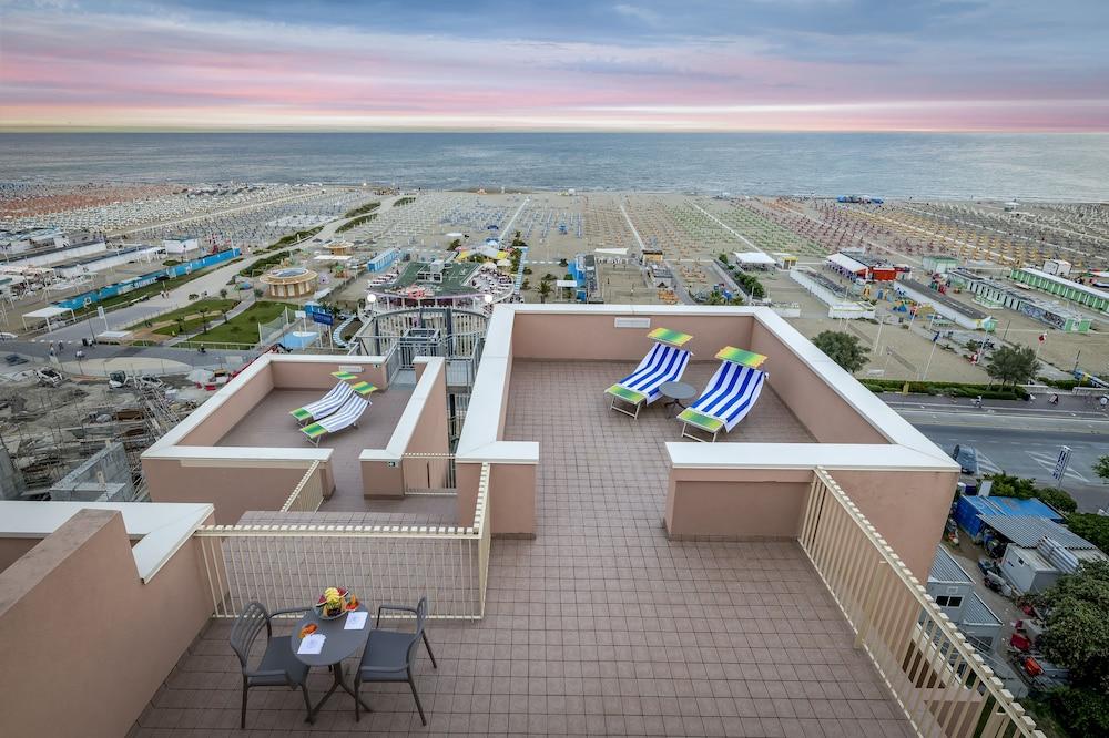 Hotel Bellevue Ρίμινι Εξωτερικό φωτογραφία