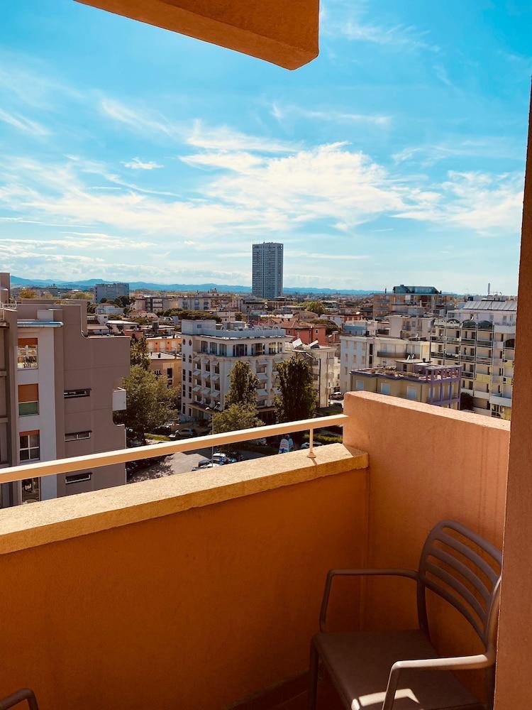 Hotel Bellevue Ρίμινι Εξωτερικό φωτογραφία