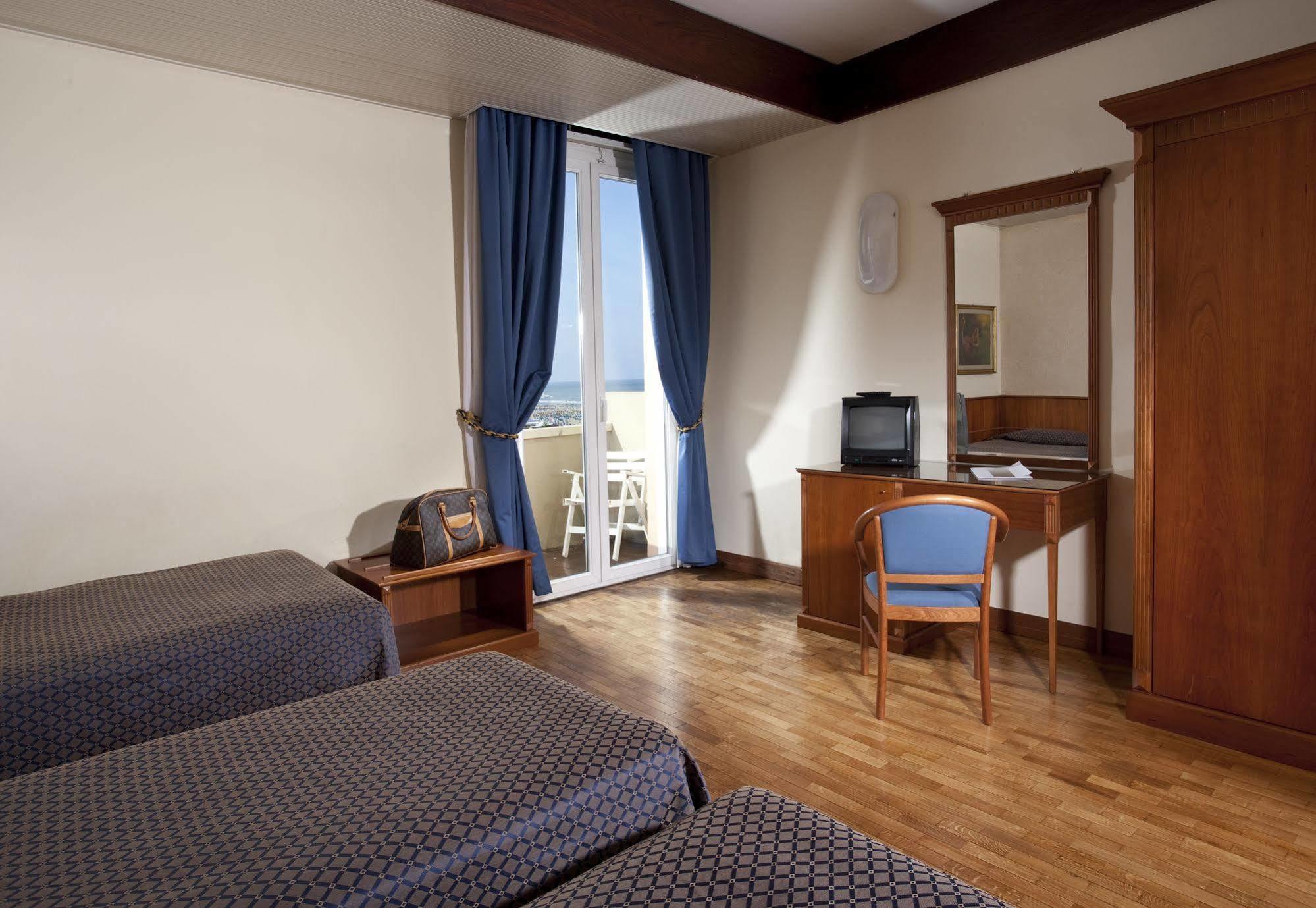 Hotel Bellevue Ρίμινι Εξωτερικό φωτογραφία