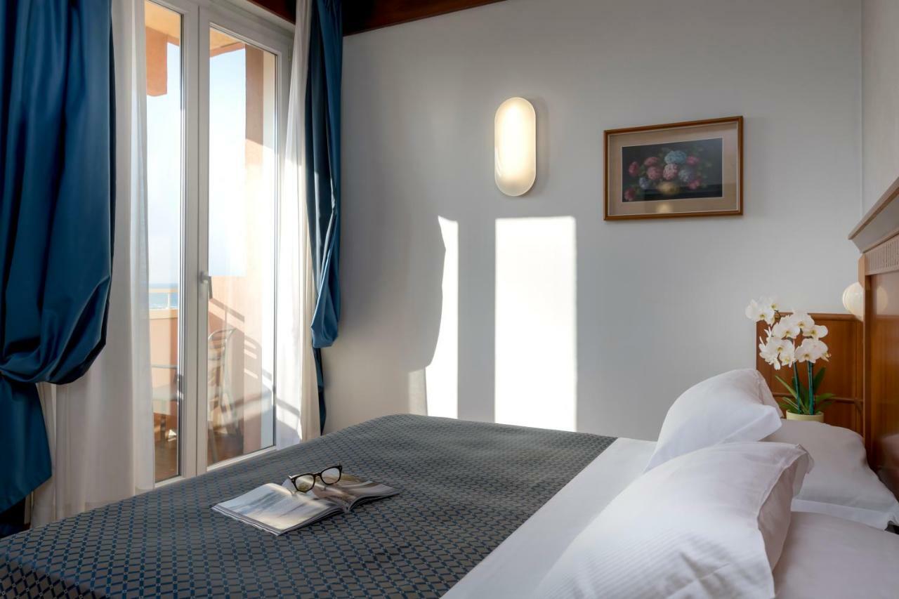 Hotel Bellevue Ρίμινι Εξωτερικό φωτογραφία